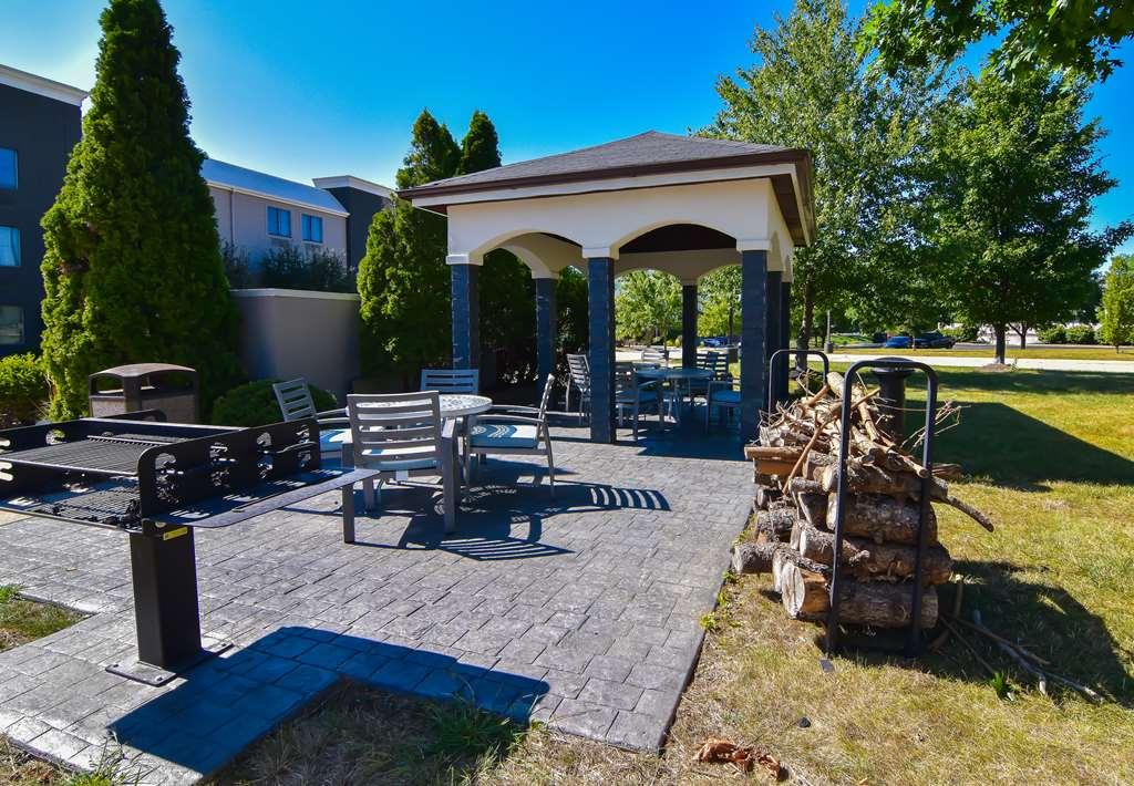 Best Western Plus Lafayette Hotel University Area Facilities photo