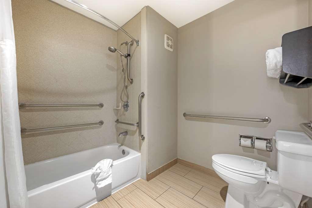 Best Western Plus Lafayette Hotel University Area Room photo