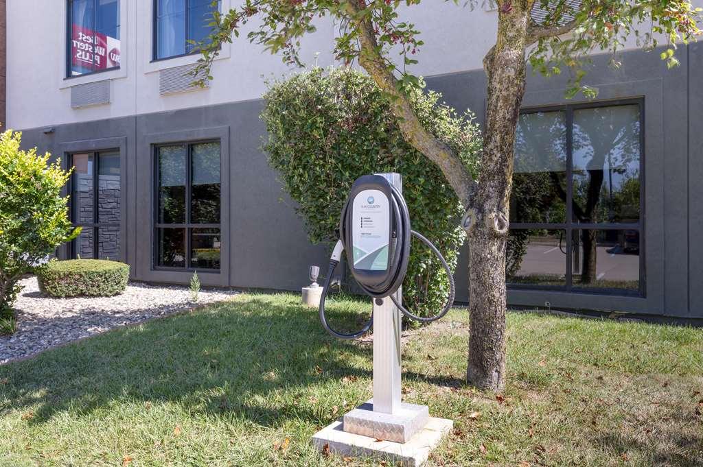 Best Western Plus Lafayette Hotel University Area Facilities photo